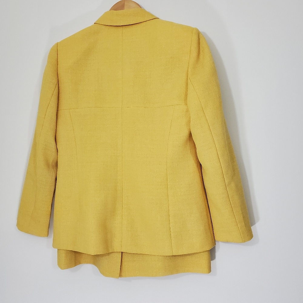 Le Suit Yellow Vintage Button Front Suit, Size 6P - Picture 2 of 13
